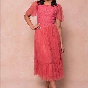 Ivy CityCo Elegant Pink Lace Dress